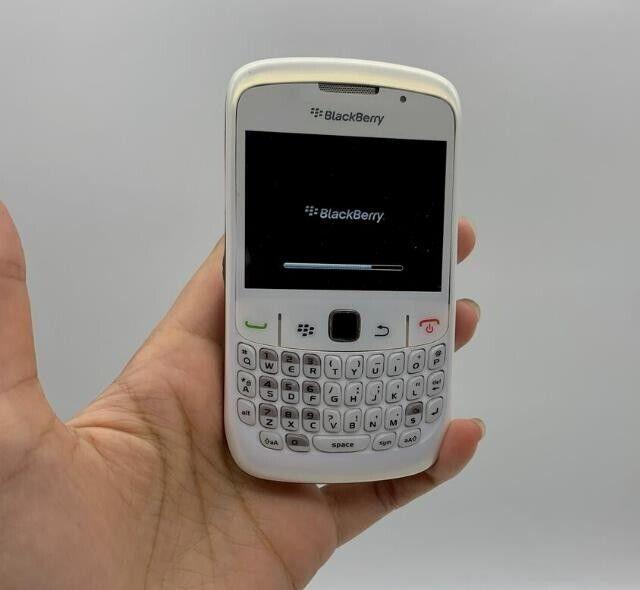 BlackBerry Curve 8520 2G GSM Black GSM 850 /900 / 1800/1900 Unlocked Smartphone Refurbished - Triveni World