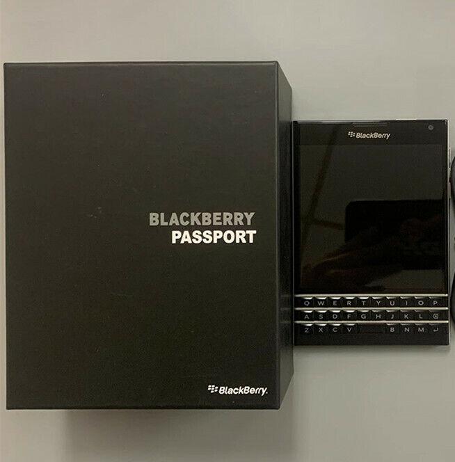 BlackBerry Passport Q30 (SQW100-1) 32GB 3GB RAM Refurbished - Triveni World