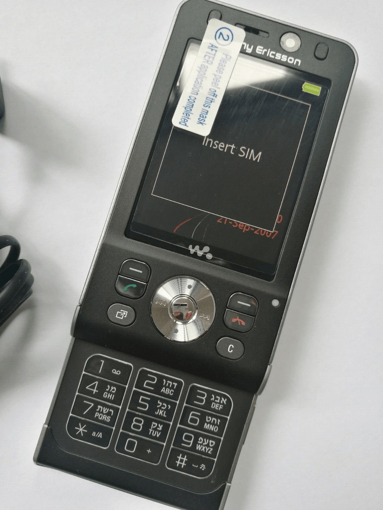 Sony Ericsson W910 3G 2.4'' TFT Display W910i 2MP Bluetooth FM Radio CellPhone - Triveni World